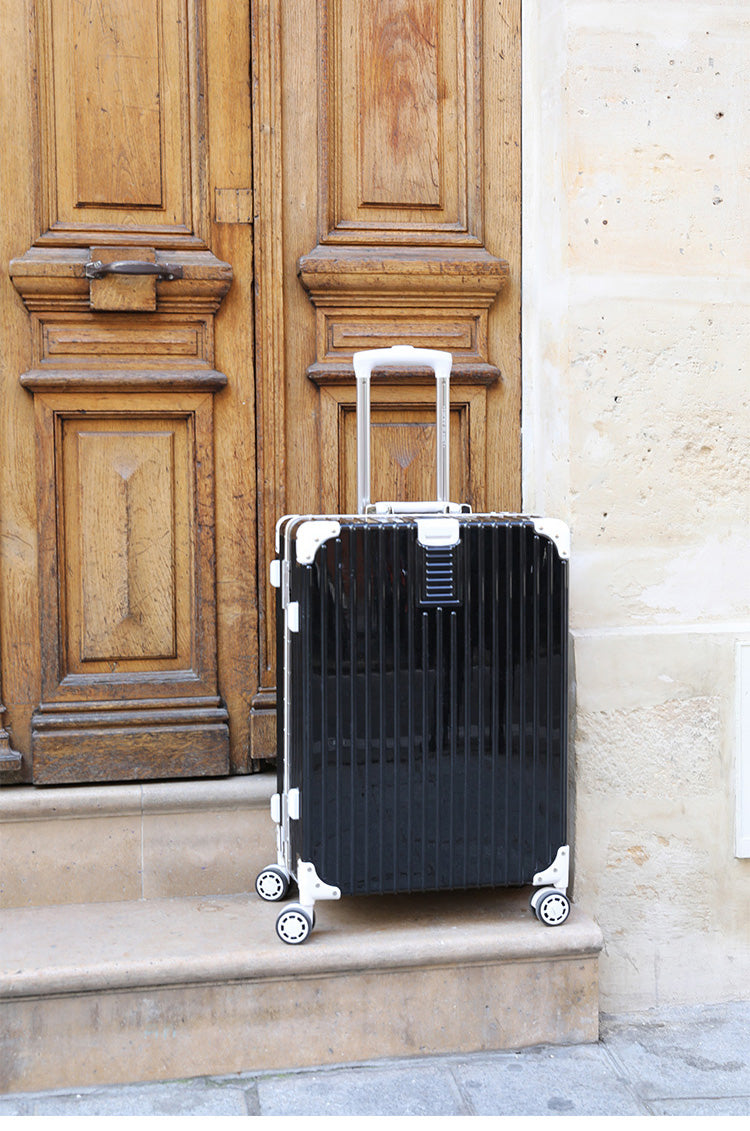 [Lucky Planet]  Edge 21-inch Luggage - French Gray - Luckyplanetusa